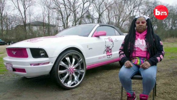 Ford Mustang Hello Kitty