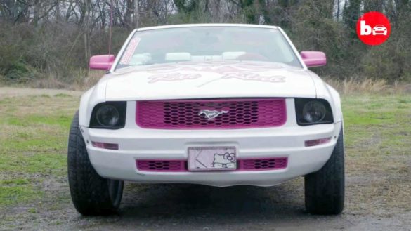 Ford Mustang Hello Kitty