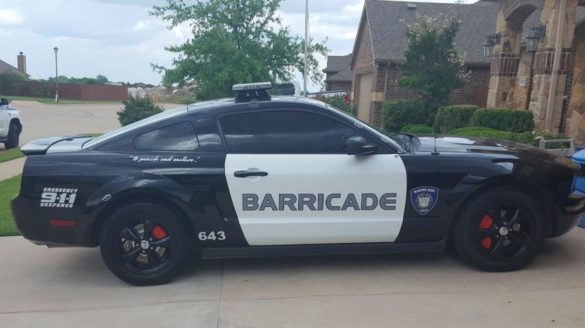 Ford Mustang Barricade