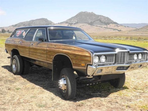 Ford Country Squire 1972