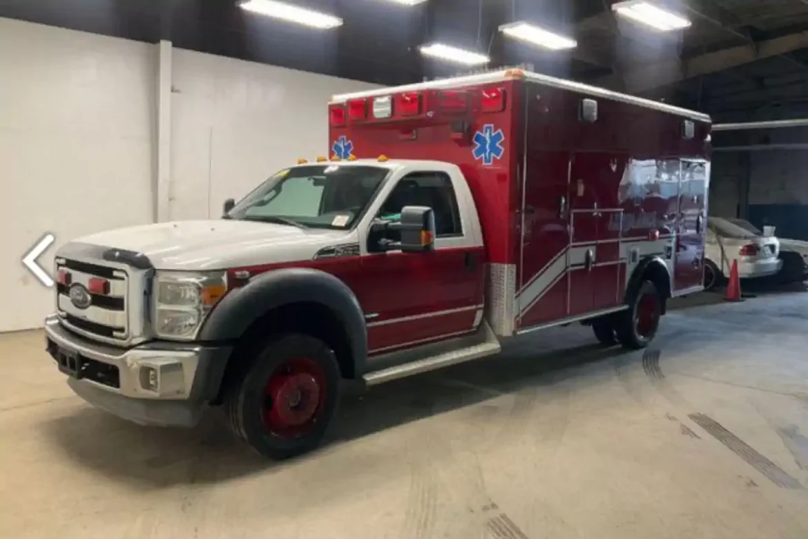 2013 FORD F450 AMBULANCE