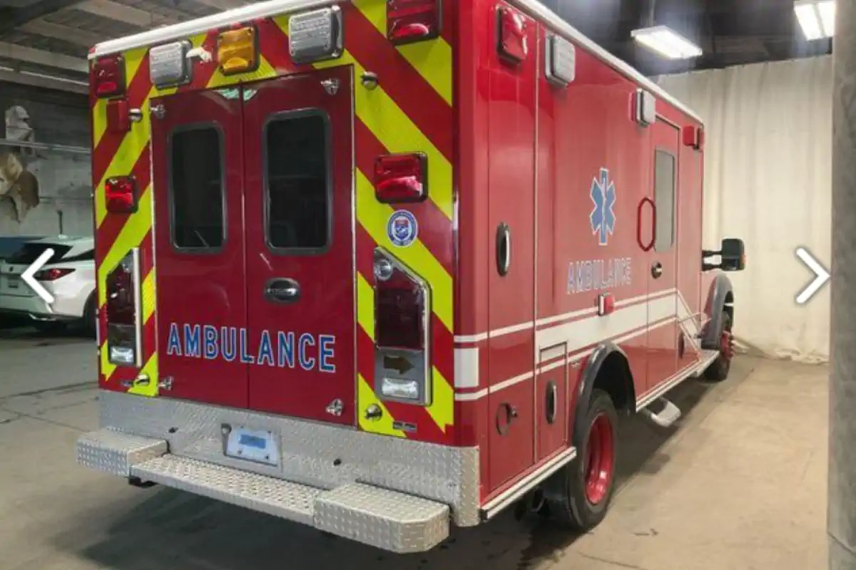 2013 FORD F450 AMBULANCE