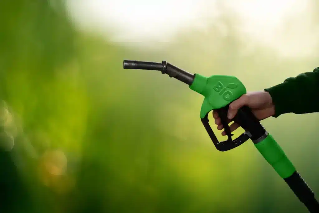 Le Superéthanol-E85 (ou bioéthanol) est de plus en plus populaire en tant qu'alternative économique et écologique aux carburants traditionnels.